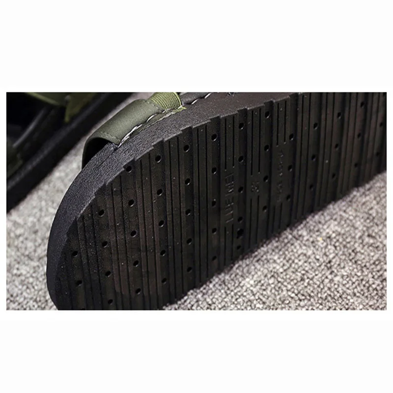 Летние римские сандалии вьетнамки на толстой подошве высоком каблуке Новинка 2018