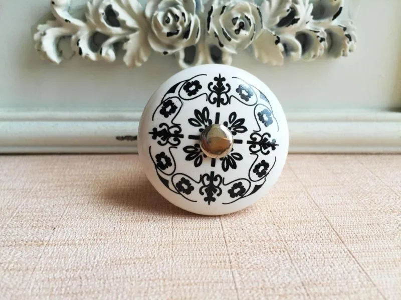 Hole ceramic handle digital clock French European pattern retro furniture drawer chest of drawers | Обустройство дома