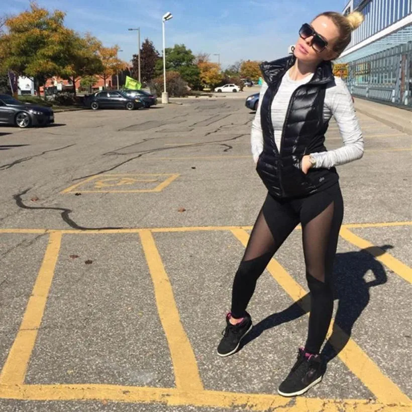 Женские спортивные Леггинсы черные сетчатые лосины с вставками элегантные