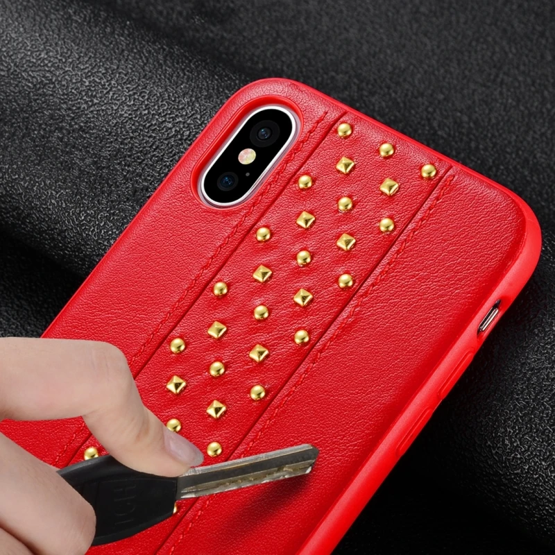 Роскошный стильный защитный чехол из ТПУ и кожи с заклепками для iPhone XS / X Max