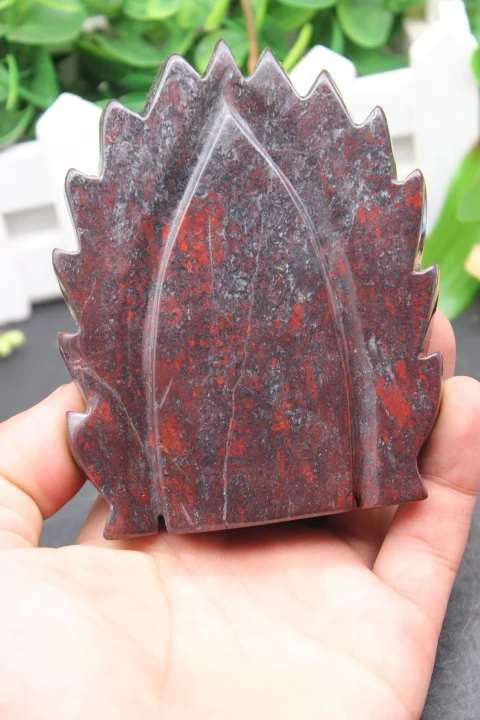 345 граммов натурального кварцевого кристалла кровоточильного камня череп для