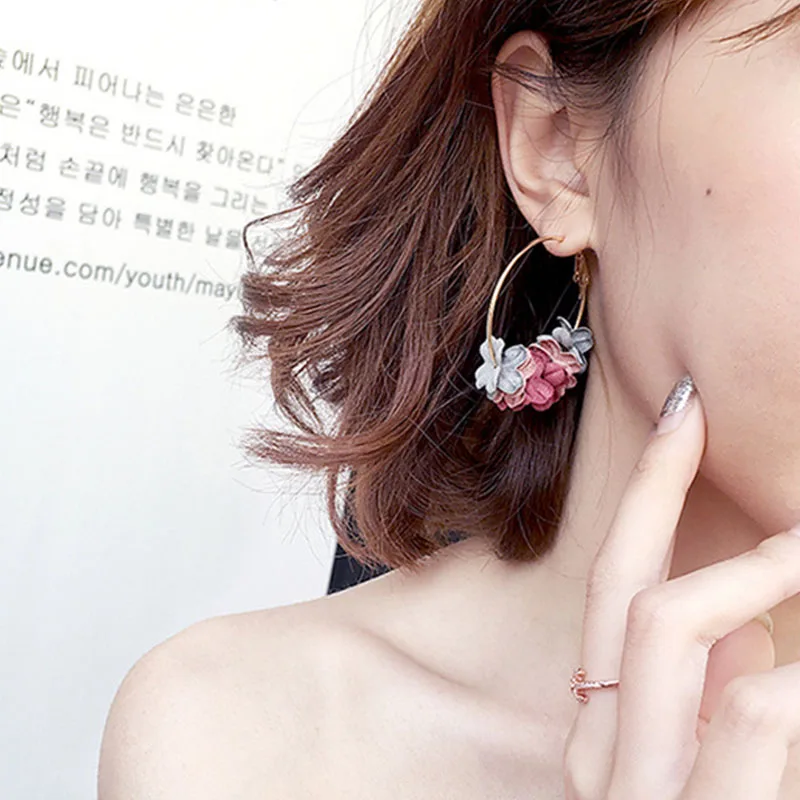 

2021 New Elegant Fabric Flower Hoop Earrings Sweety Colourful Petal Bohemian Round Big Earrings Charm Brinco Drop Ship