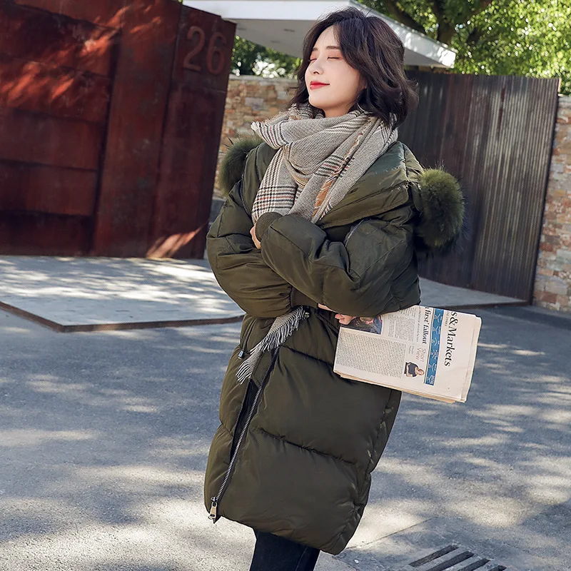 Женская зимняя парка на белом утином пуху большая куртка с капюшоном и