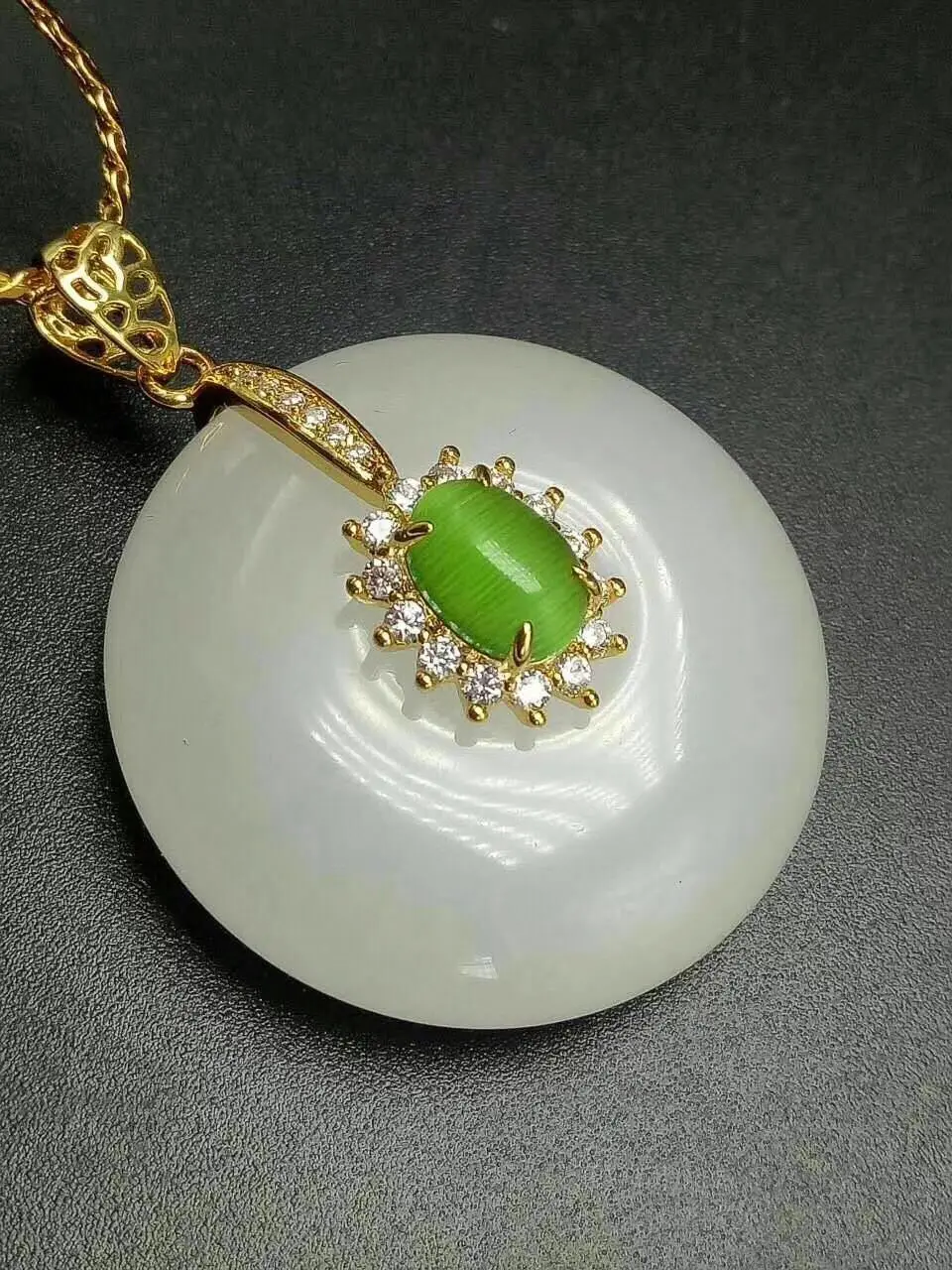 Уникальные Модные натуральный белый нефрит Вырезка мира Пряжка Форма кулон