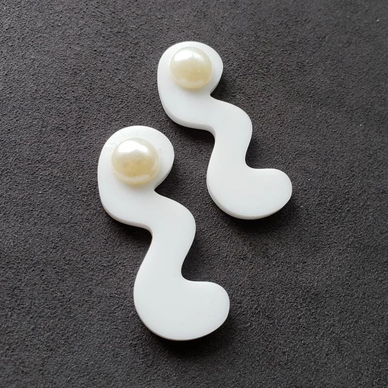 Модные простые прозрачные акриловые художественные витые серьги-гвоздики