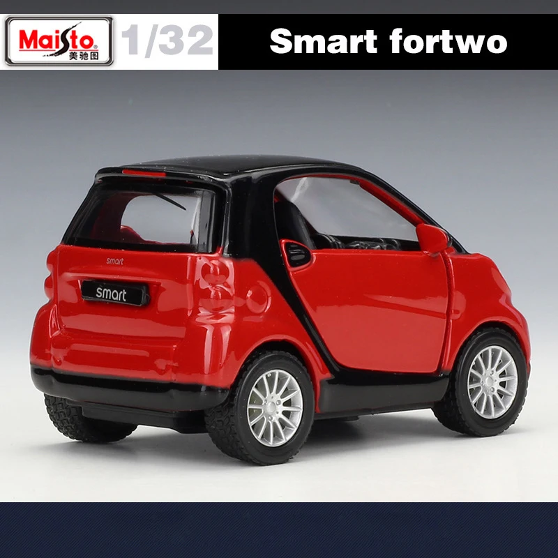 Литой автомобиль Maisto 1:32 высокий симулятор Классическая модель Benz Smart Fortwo