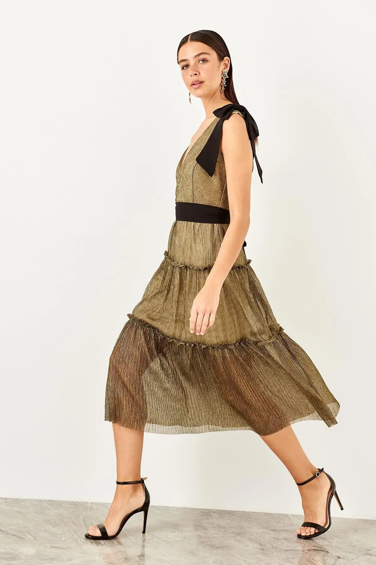 Trendyol Золотое блестящее платье TPRSS19UZ0093|Женские платья| |