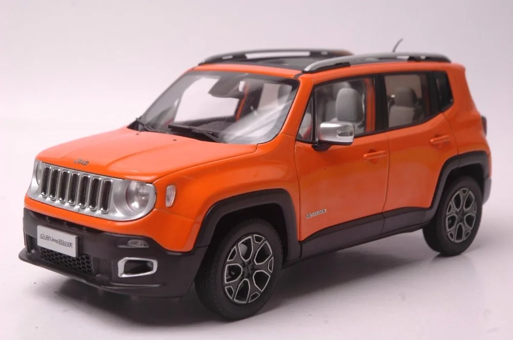 Модель литая в масштабе 1:18 для джипа ренегада 2016 оранжевый внедорожник