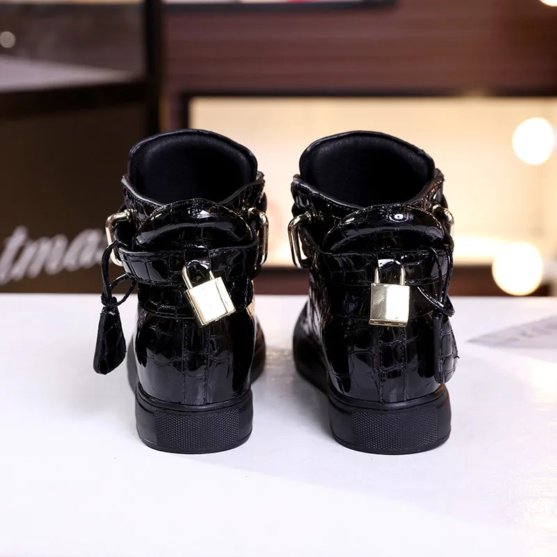 Prova Perfetto; коллекция года; сезон осень; женские кроссовки с высоким берцем; повседневная обувь, увеличивающая рост; кроссовки из натуральной кожи; цвет черный, красный