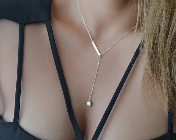 

Punk New European And American Fashion Necklace Simple Personality Metal Piece Crystal Drop Ladies Wholesale Necklace Gift