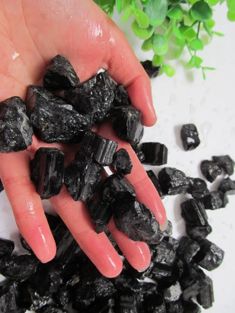 Натуральный черный турмалин хрустальный камень оригинальный чакры оптовая