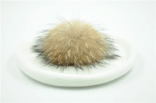 White natural fur Женский берет, шапка с натуральным большим меховым помпоном, Зимний вязаный шерстяной берет, натуральный мех енота, шапка с помпоном, одноцветная, высокое качество, женский берет - Цвет: White natural fur