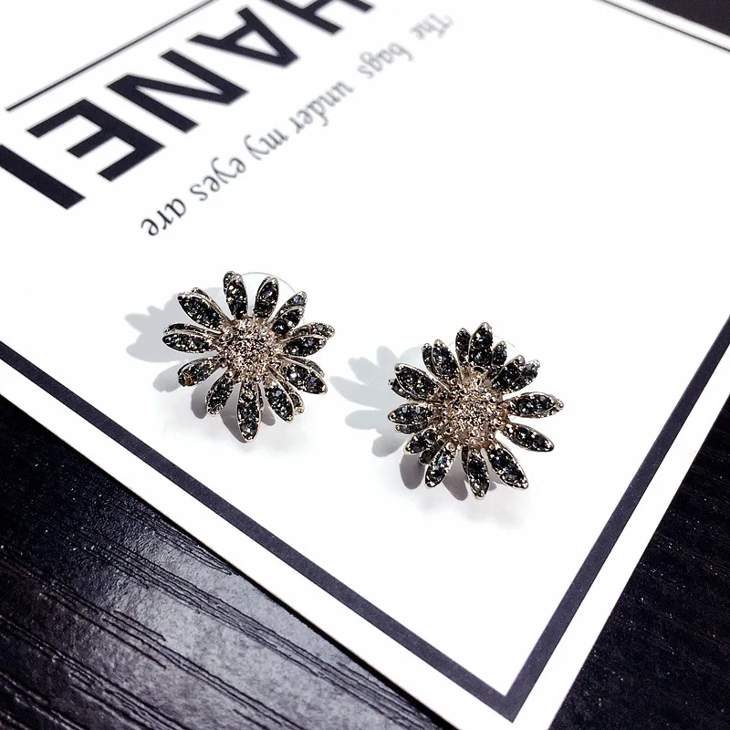 

Sweet petals, zircon Daisy flower earrings, S925 silver needles, allergy prevention, fashion jewelry accessories wholesale,TF485