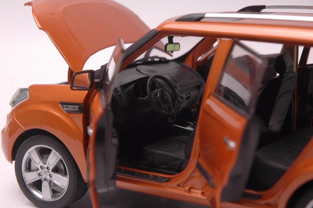 1:18 литая под давлением модель для Kia Soul оранжевый город внедорожник сплав игрушка автомобиль миниатюрная коллекция подарки
