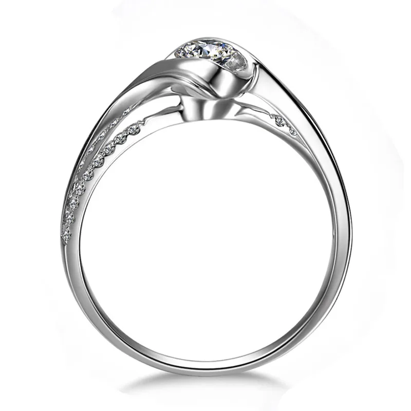 Женское кольцо из белого золота 750 пробы с муассанитом 18 к | Украшения и