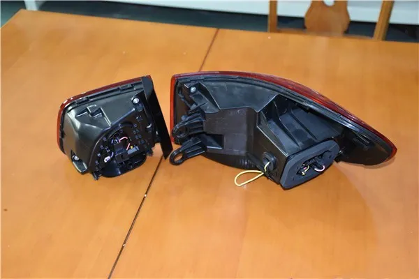 

eOsuns rear light, tail lamp inner for Volkswagen Tiguan 2013-2016