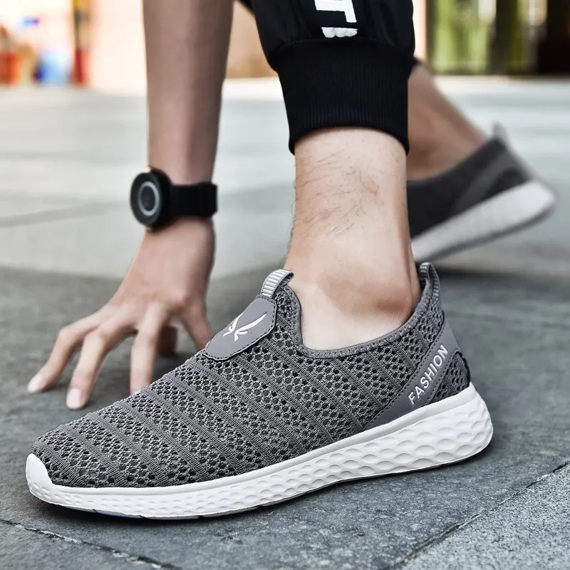 Мужские кроссовки из дышащей сетчатой ткани черные и серые для бега тренировок в