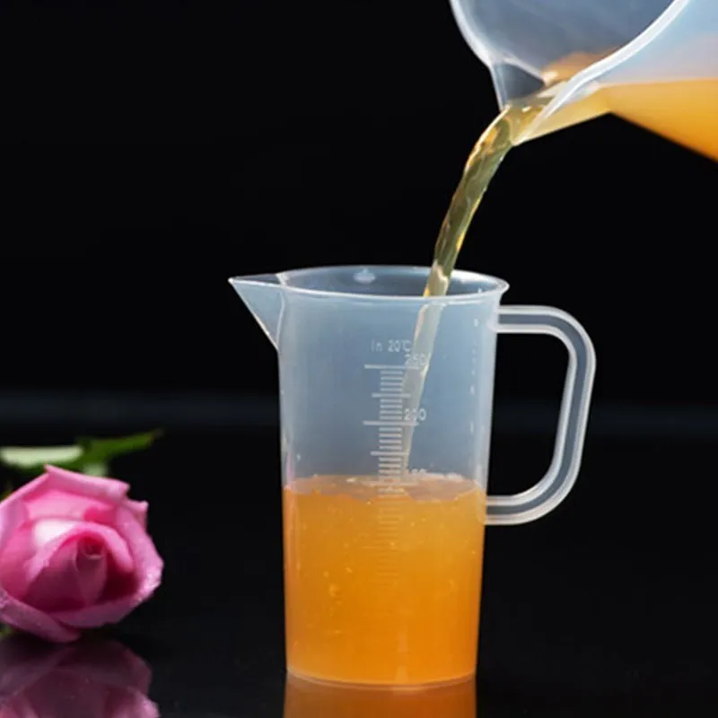 100ML/250ML/500ML Plastic Measuring Cup Baking Tool Scale Spoon Coffee Milk Tea Drinking Utensils Kitchen Tools | Дом и сад
