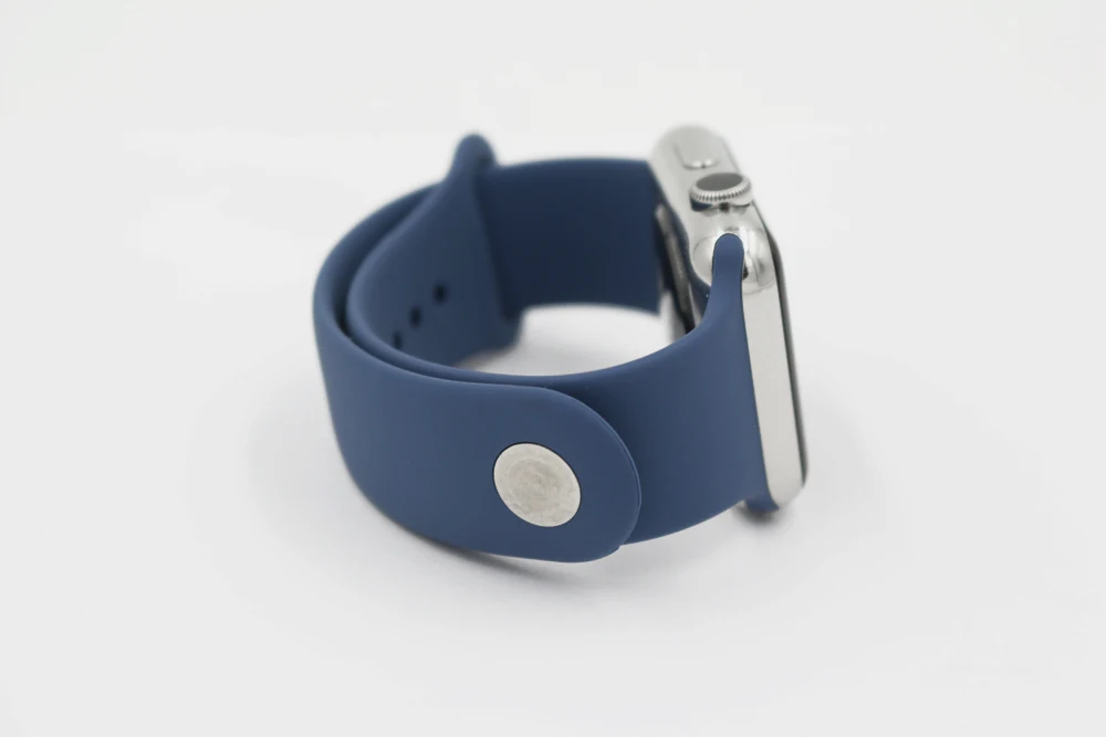 URVOI силиконовый ремешок для apple watch series 4 3 2 1 ремешок для iWatch Sport band штырь на замену-и-tuck закрытие официальных цветов