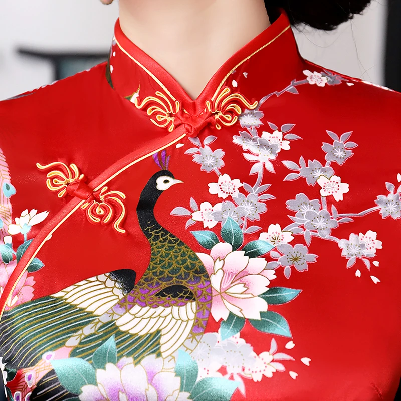 Традиционное китайское женское атласное длинное платье халат Чонсам с вышивкой