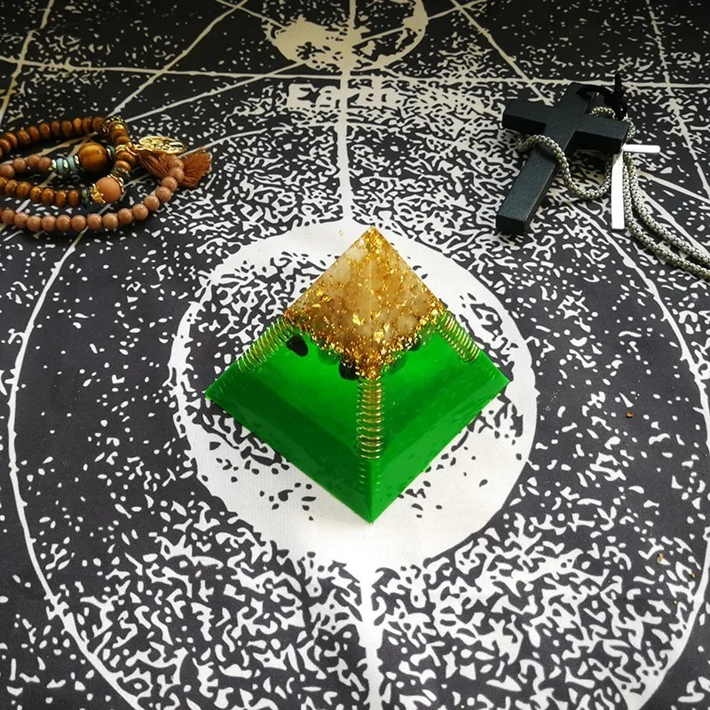 7Cm AURAREIKI Orgonite Pyramid Raziel Anahata Chakra Changing The Magnetic Field Of Life Energy Crystal Jewelry Crafts |