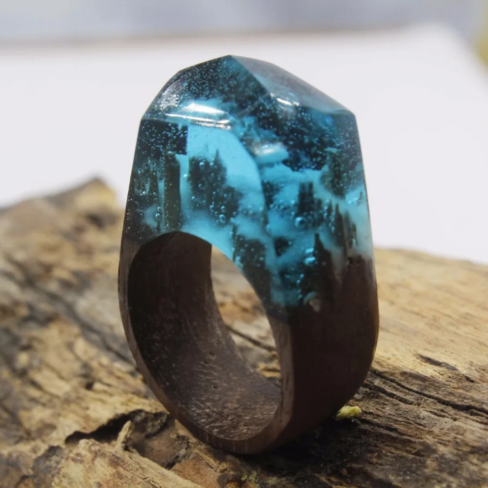 Женское кольцо из смолы волшебное деревянное прямоугольное натурального дерева