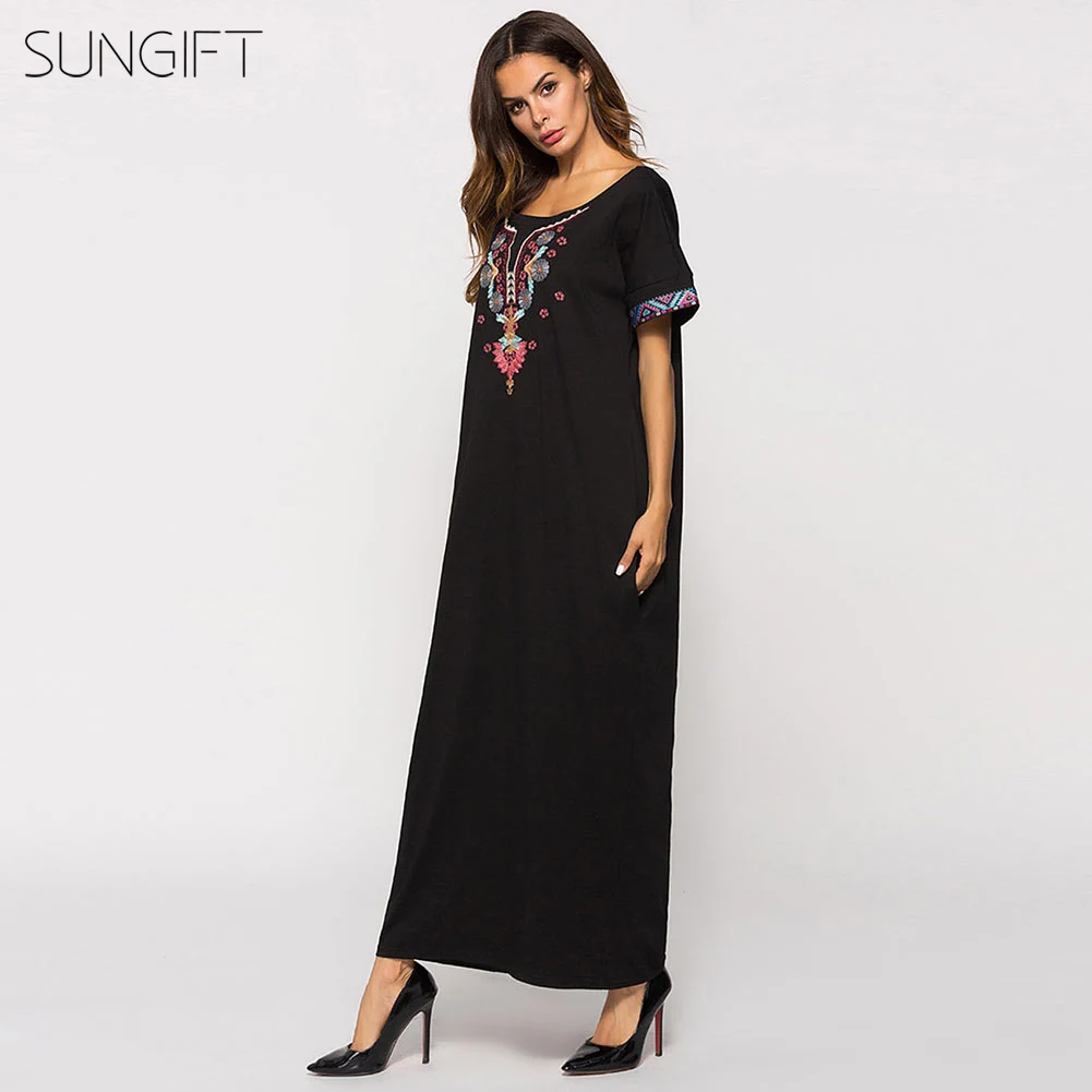 Женское платье макси SUNGIFT черное в стиле Дашики с цветочным принтом и вырезом