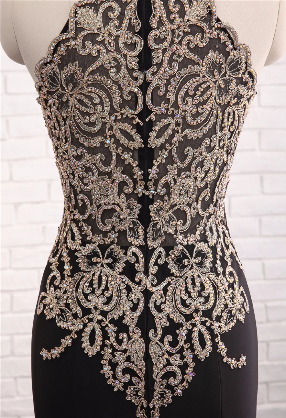 Женское вечернее платье русалка Черное длинное с золотистой аппликацией и