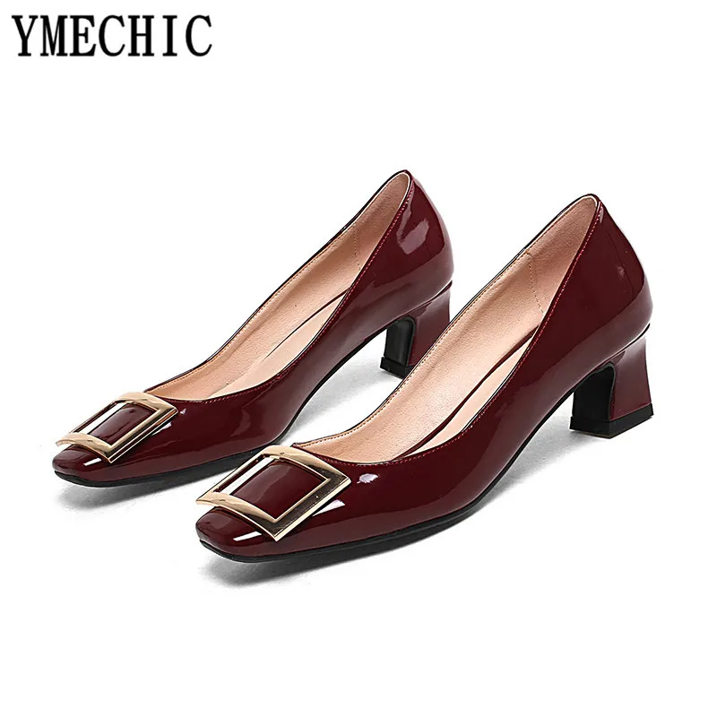 Женские офисные туфли YMECHIC черные бежевые лакированные на среднем каблуке с