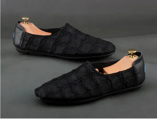 

Embroidery Peas Shoes for men Flat heel Genuine leather Loafers Lazy Shoes Hot 2018