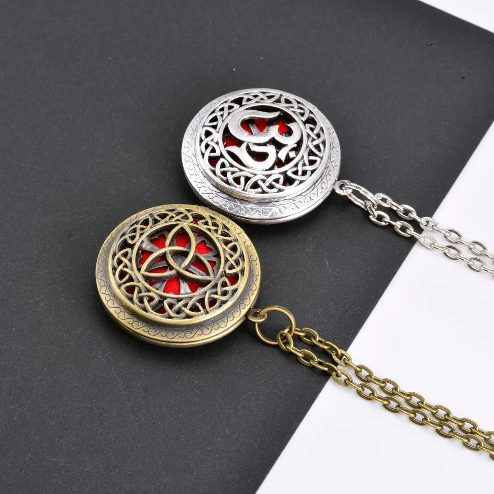 

Antique Silver Color Sweater Essential Oil Diffuser Necklace Locket For Aromatherapy Necklace Christmas Gift