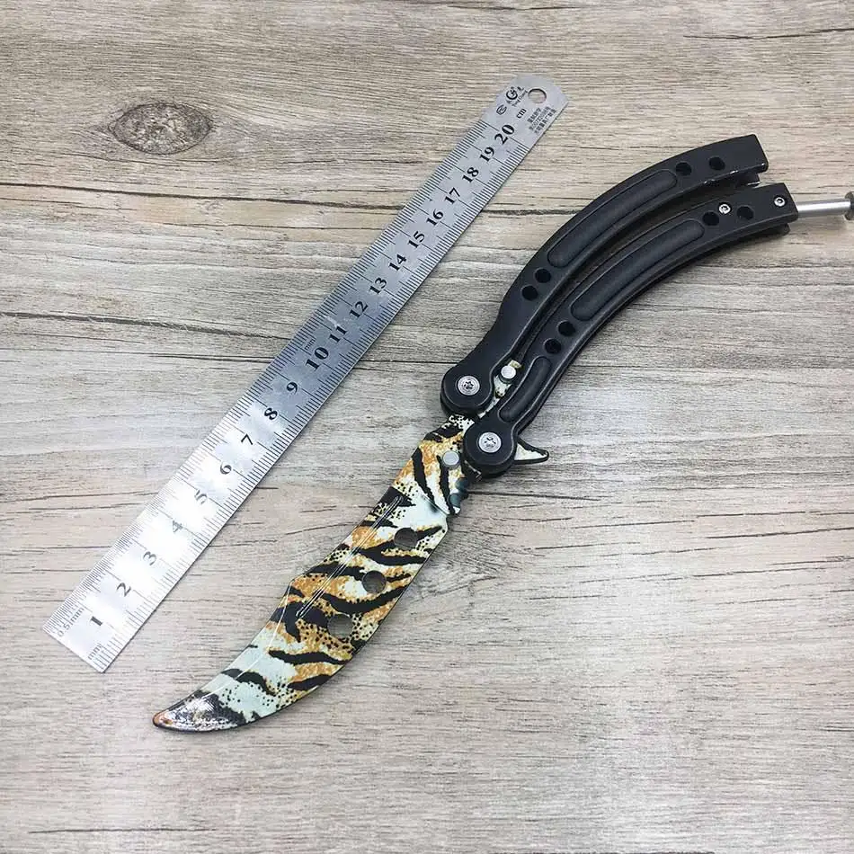 Tiger color CS GO бабочка в ноже Karambit нож практика складной нож бабочка тренажер игра нож тупое лезвие без края инструмент - Цвет: Tiger color