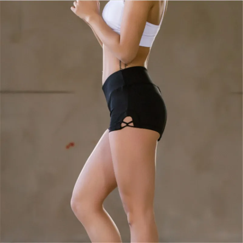 Чу Йога женщина Фитнес Спортивные шорты Sexy Креста работает тренировки Спортивная Йога Шорты обучение мини-тонкий тренажерный зал Шорты S1813