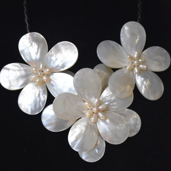 Ожерелье-чокер с пресноводным жемчугом морскими ракушками цветами ювелирные