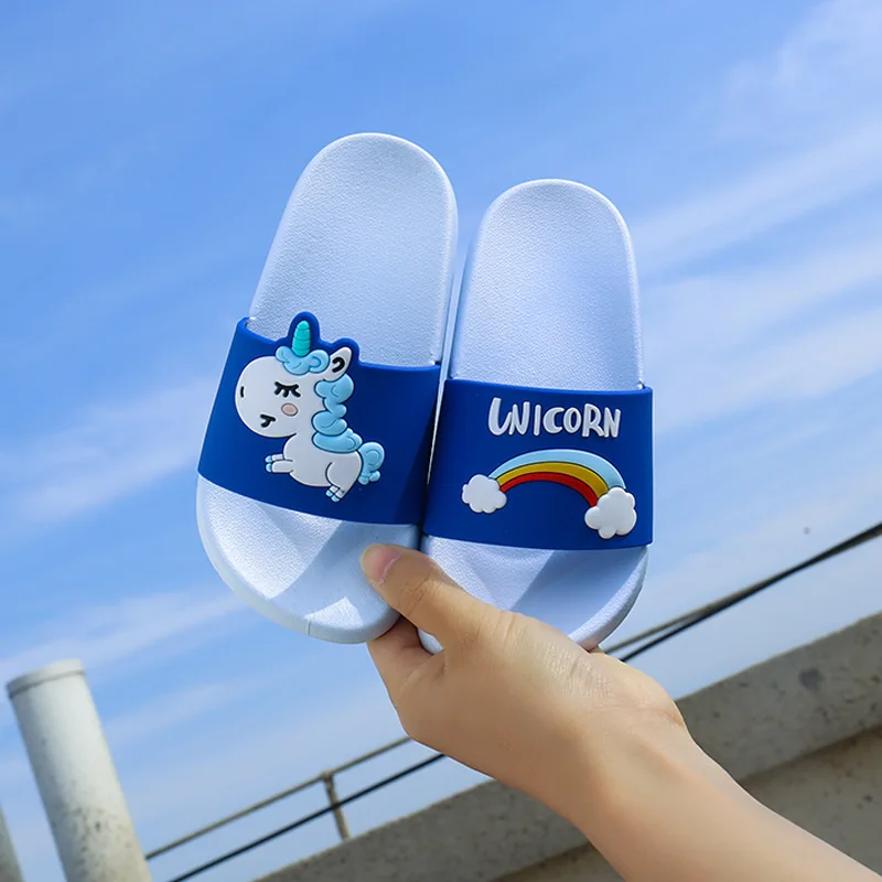 Sky Blue Тапочки с единорогом для маленьких мальчиков и девочек; детские летние пляжные вьетнамки с рисунком радуги; милые домашние тапочки для детей; нескользящая обувь - Цвет: Sky Blue