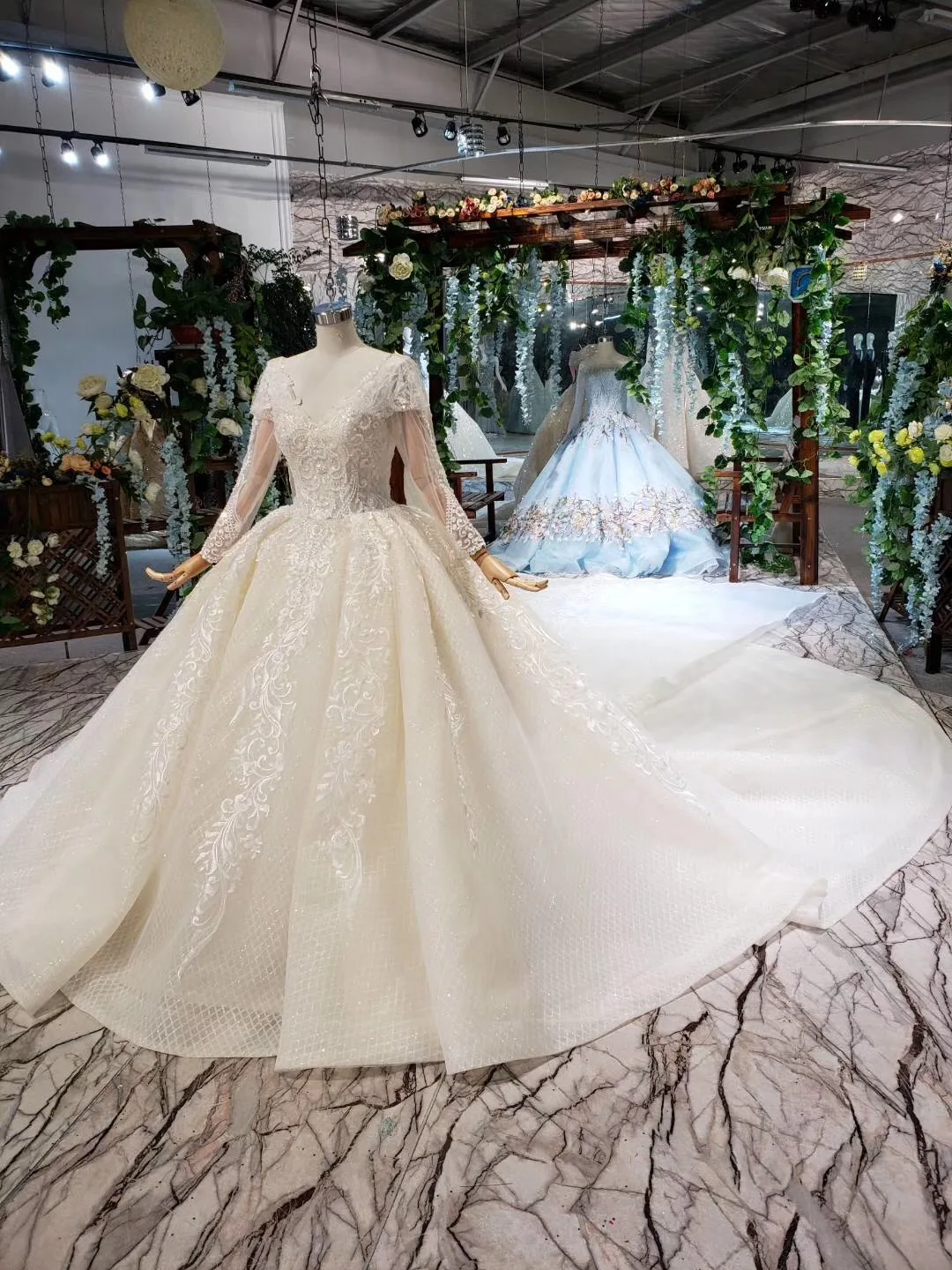 

African Ball Gown Wedding Dresses V Neck Crystals Lace Appliques Beaded 3d Floral Country Black Girl Plus Size Vestido De Noiva