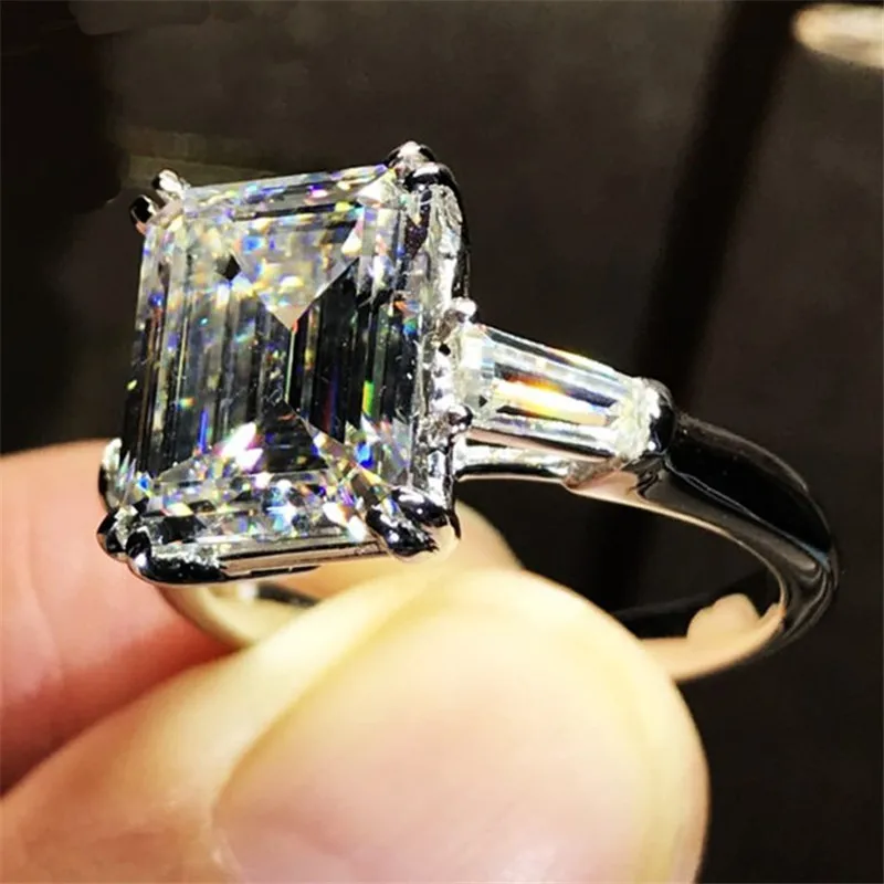 Кольцо женское из серебра 925 пробы с фианитами | Украшения и аксессуары