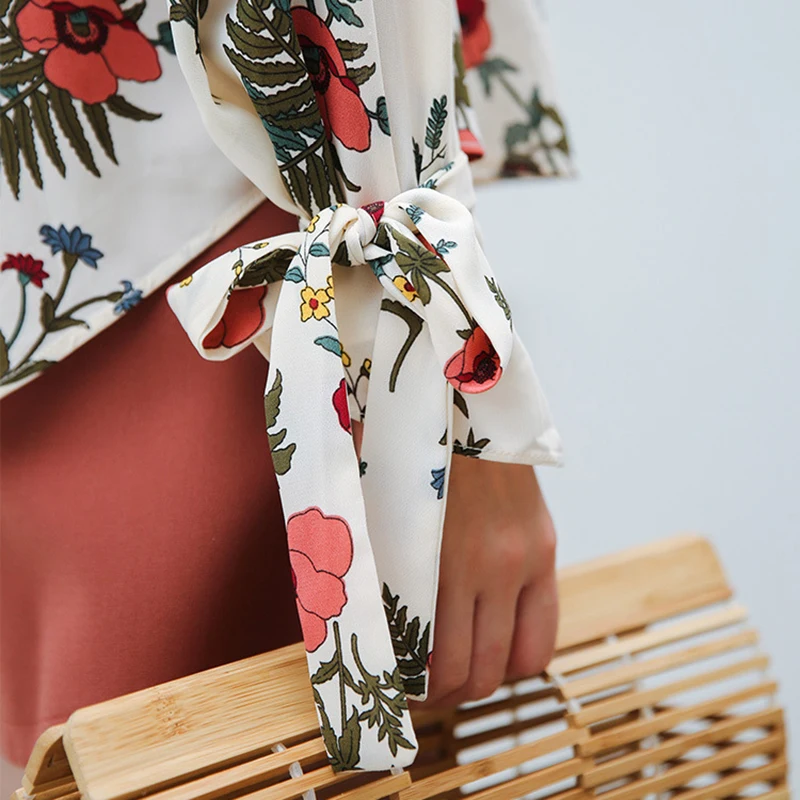 Dioufond Floral Print Shirt Bow Chiffon Blouse Women Petal Sleeve Blouses Casual V-Neck Blusas Clothing Fashion New 2017 |