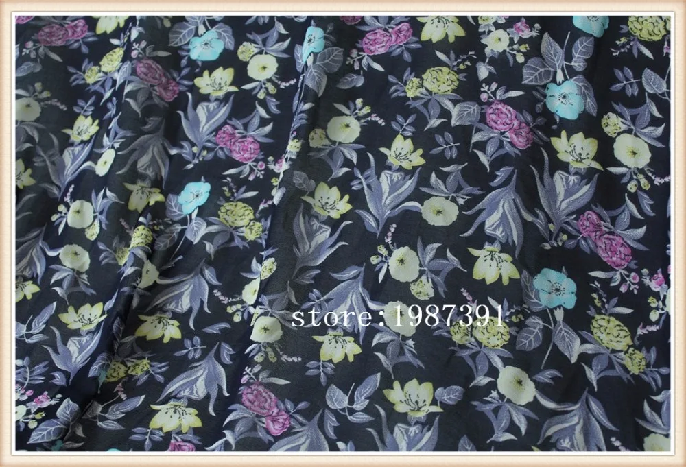 Шифоновая ткань шириной 150 см темно синий фон с цветочным узором может быть