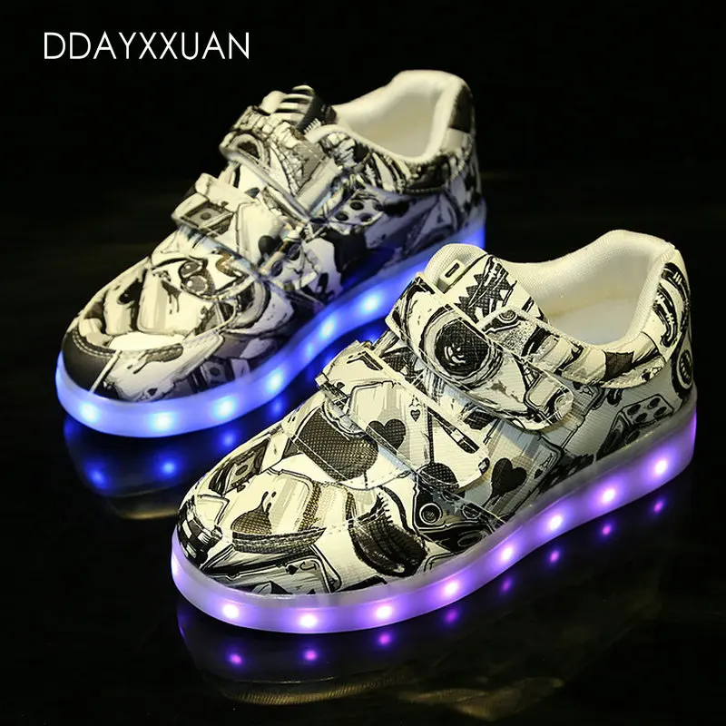 Детские кроссовки с подсветкой весенние спортивные зарядкой от USB цветные