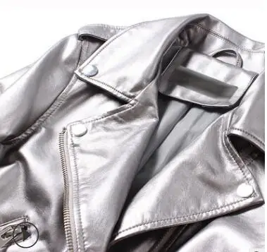 2019 Весенняя Серебряная кожаная куртка для женщин из искусственной кожи с