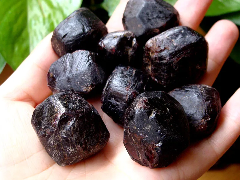 

Wholesale Natural Big Garnet Rough stone Quartz Tumbled Loose Gemstone
