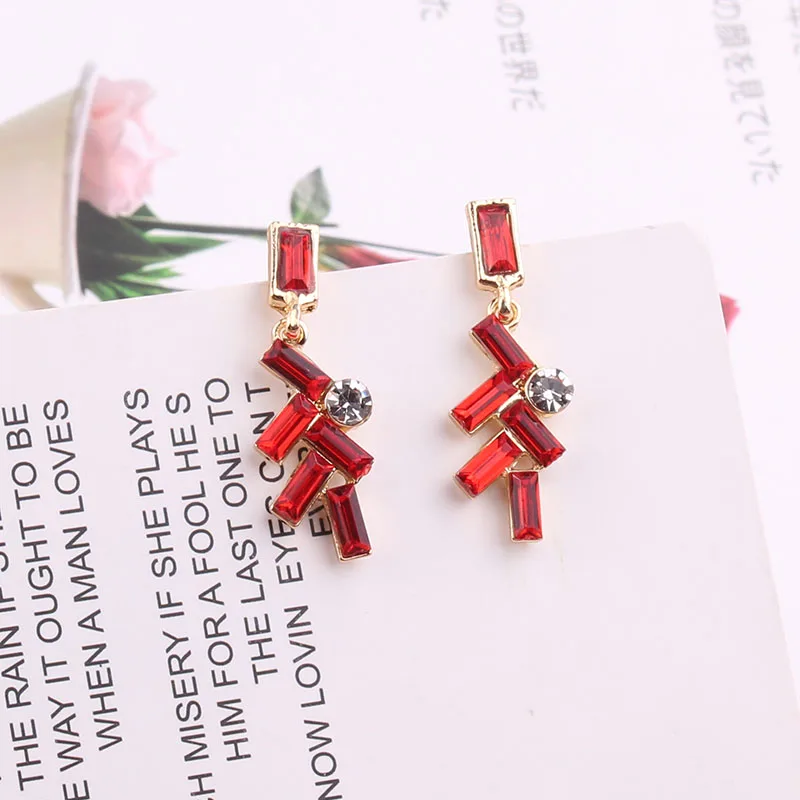Женские серьги подвески с кристаллами LUBOV Разноцветные прозрачными стразами