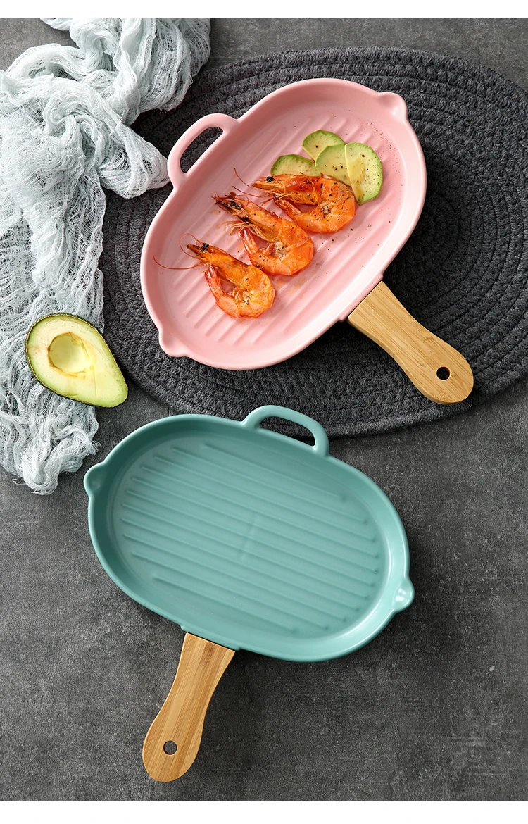 Creative large capacity baking ceramic plate Home kitchen dish with wooden handle flat plate anti-hot black pepper steak plate