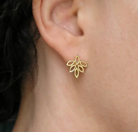 Женские серьги-пусеты Kinitial с цветком в виде листьев | Украшения и аксессуары