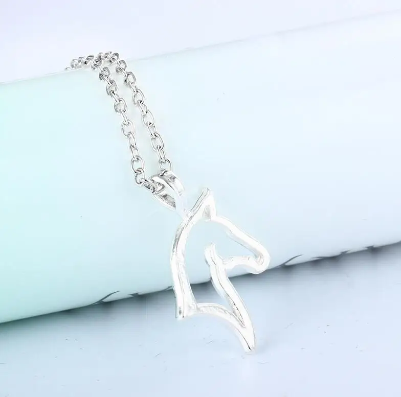 Металлическое ожерелье с подвеской в стиле ретро | Украшения и аксессуары