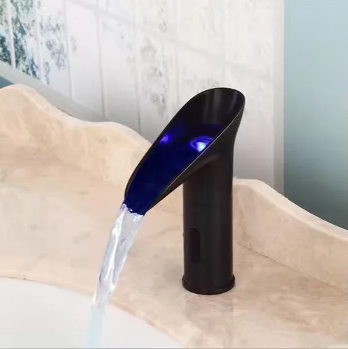 Светодиодный бесконтактный датчик водопада автоматический смеситель для ванной