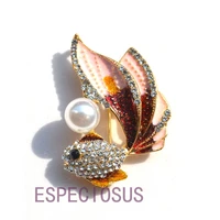 elegant pin gold color women cartoon gift gold fish imitation pearl breast pin accessories jewelry painted brooch rhinestone