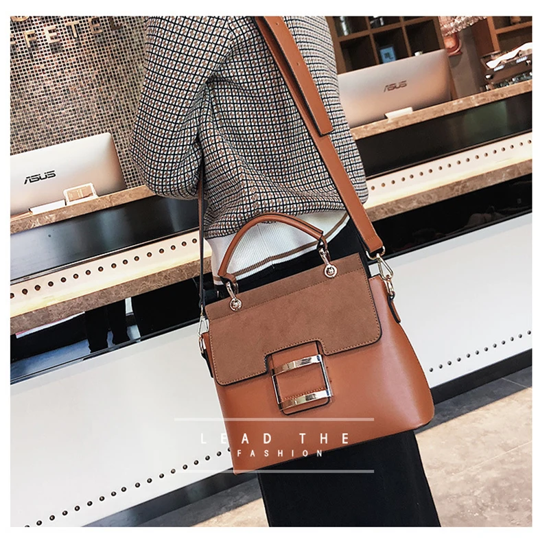 

Women's bag 2019 spring new women's bag fashion wide shoulder strap portable slung small square bag scrub shoulder bag LJS244