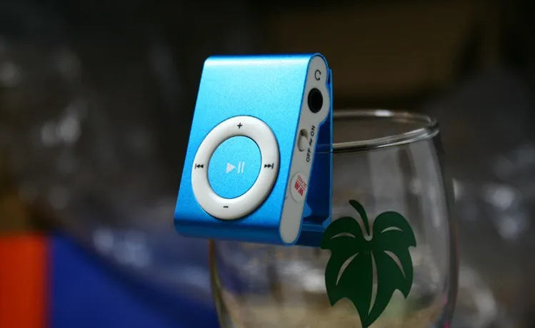 Случайный цвет мини MP3 плеер с зажимом и слотом для карты Micro TF/SD спортивный